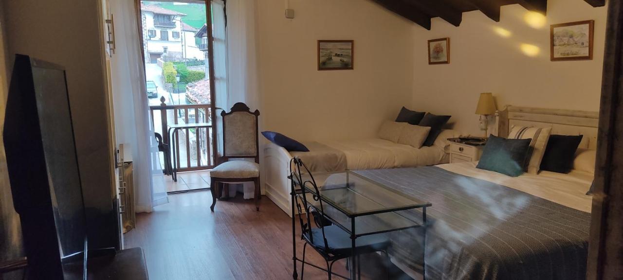 Hostal Mendaurpe Ituren Esterno foto
