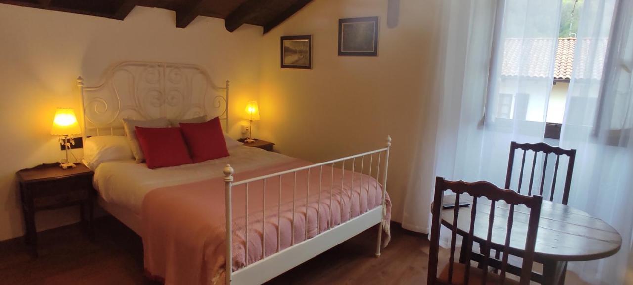 Hostal Mendaurpe Ituren Esterno foto