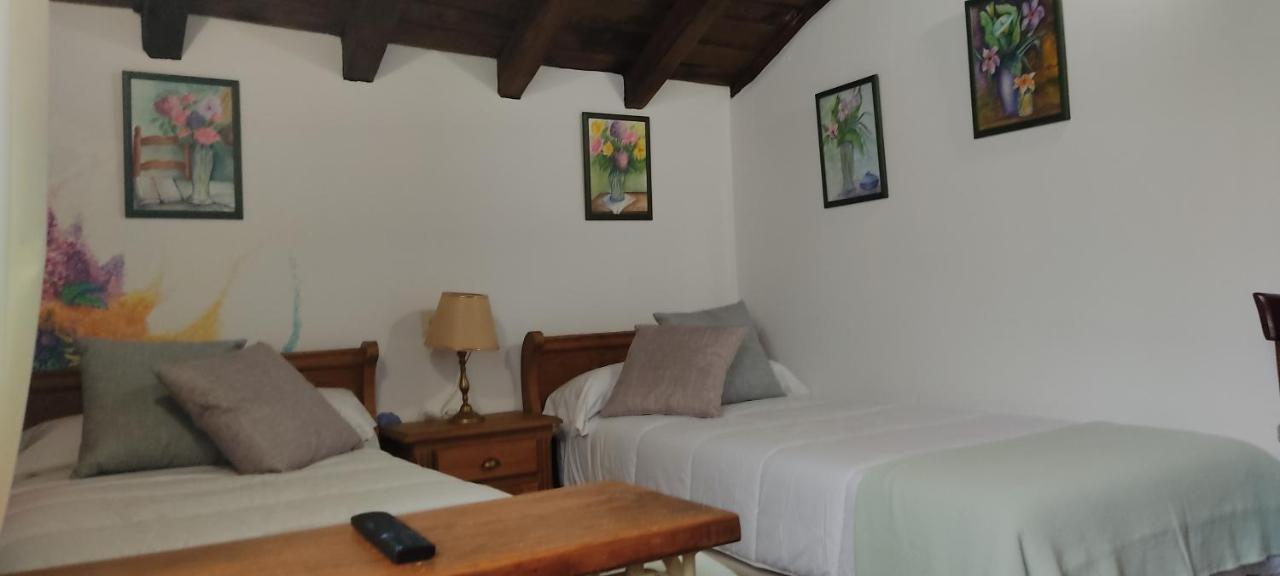 Hostal Mendaurpe Ituren Esterno foto