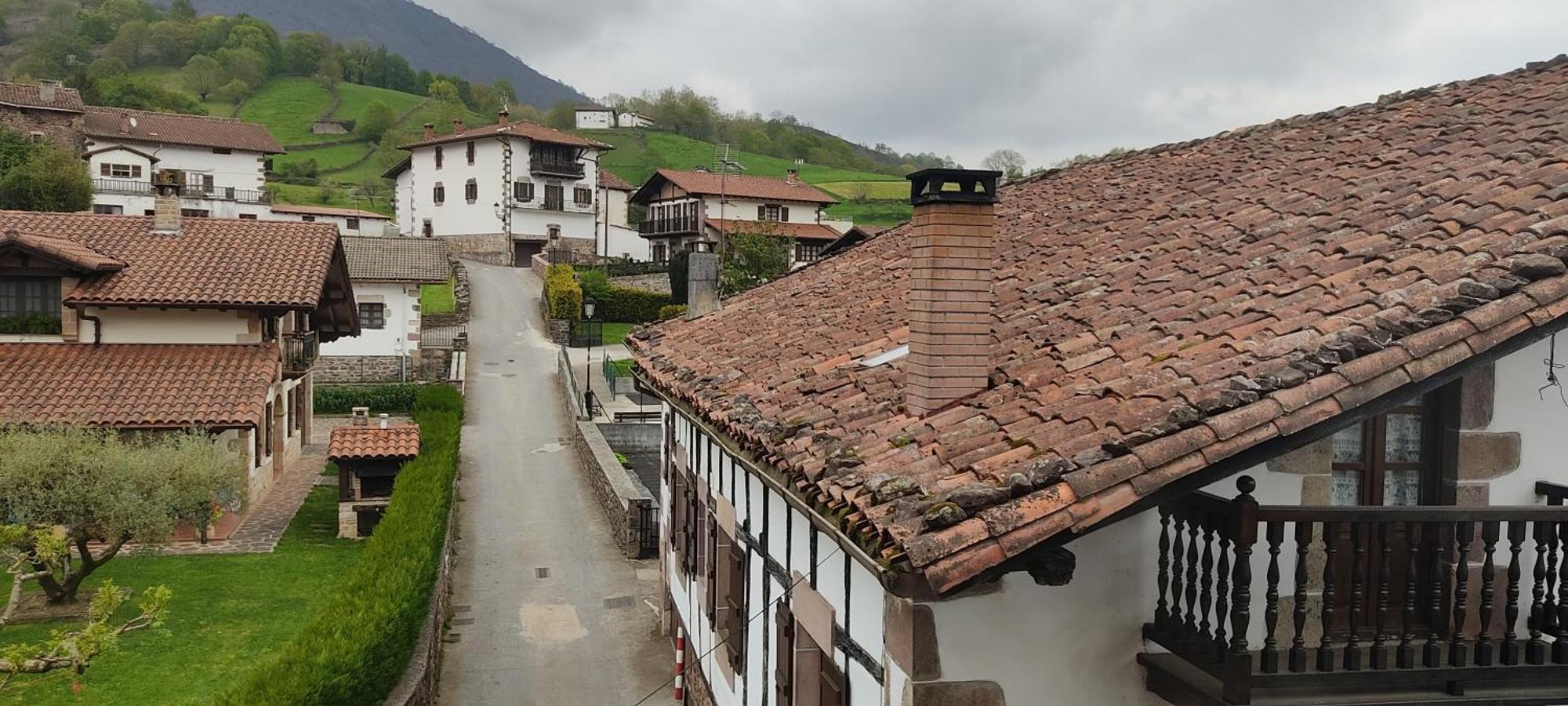 Hostal Mendaurpe Ituren Esterno foto