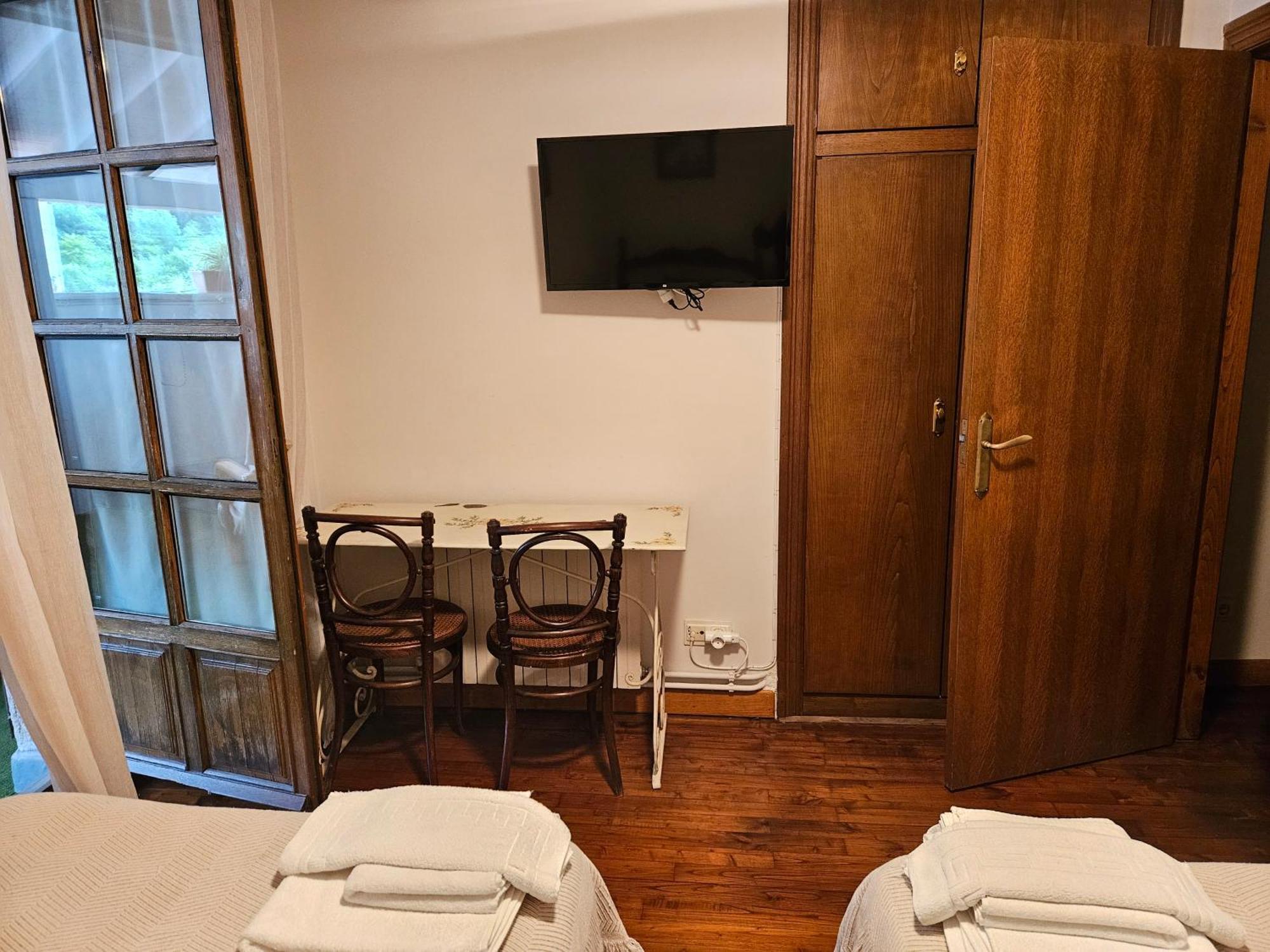 Hostal Mendaurpe Ituren Esterno foto