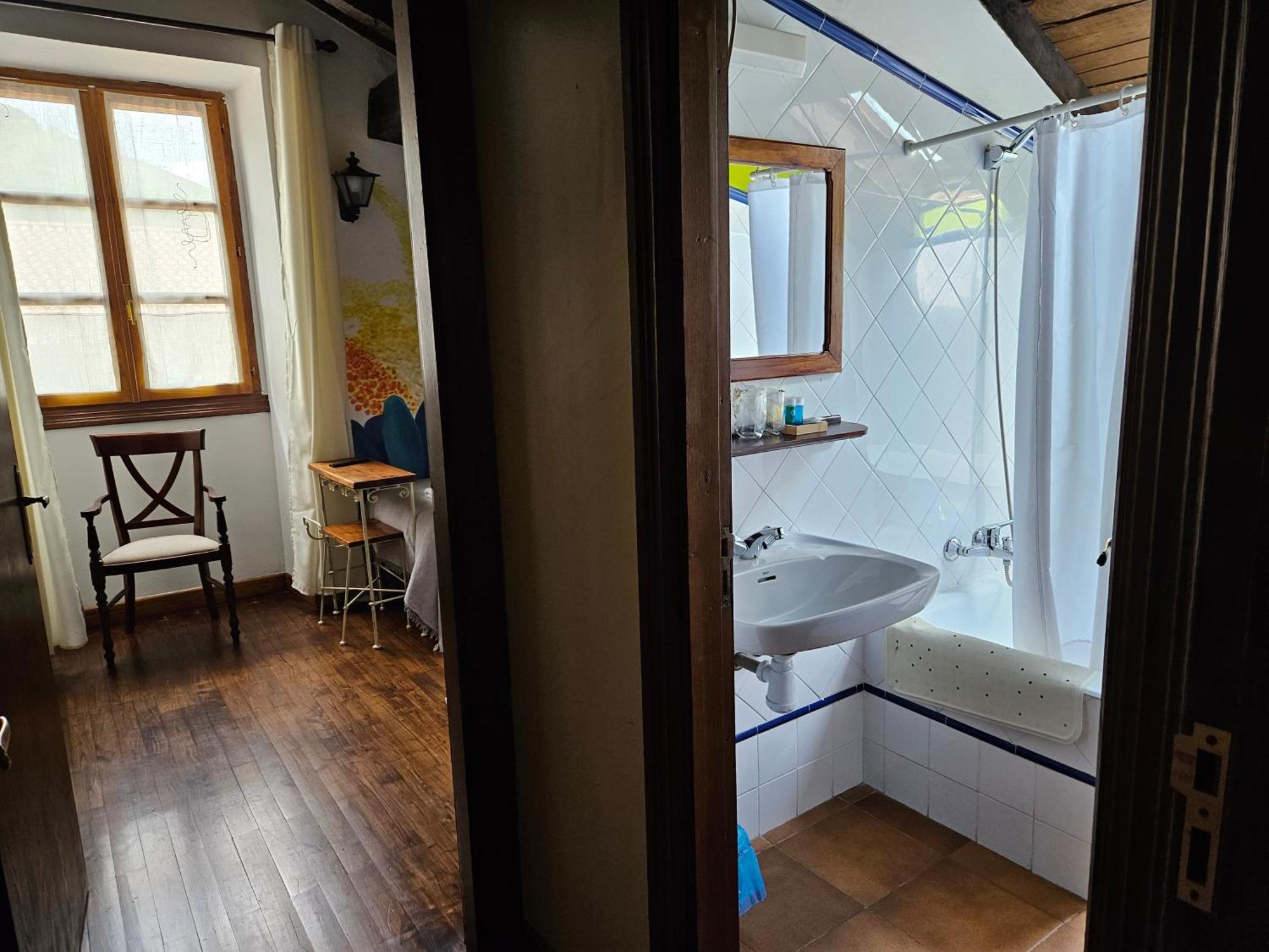 Hostal Mendaurpe Ituren Esterno foto